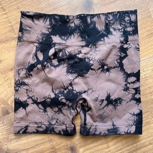 Brand new high rise athletic shorts from SHEIN. Never worn. Size small.